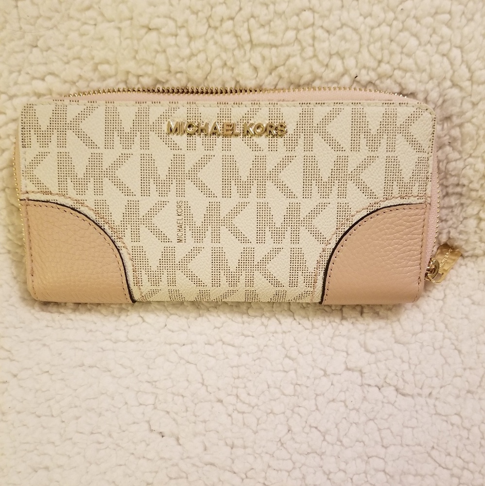 Michael Kors wallet